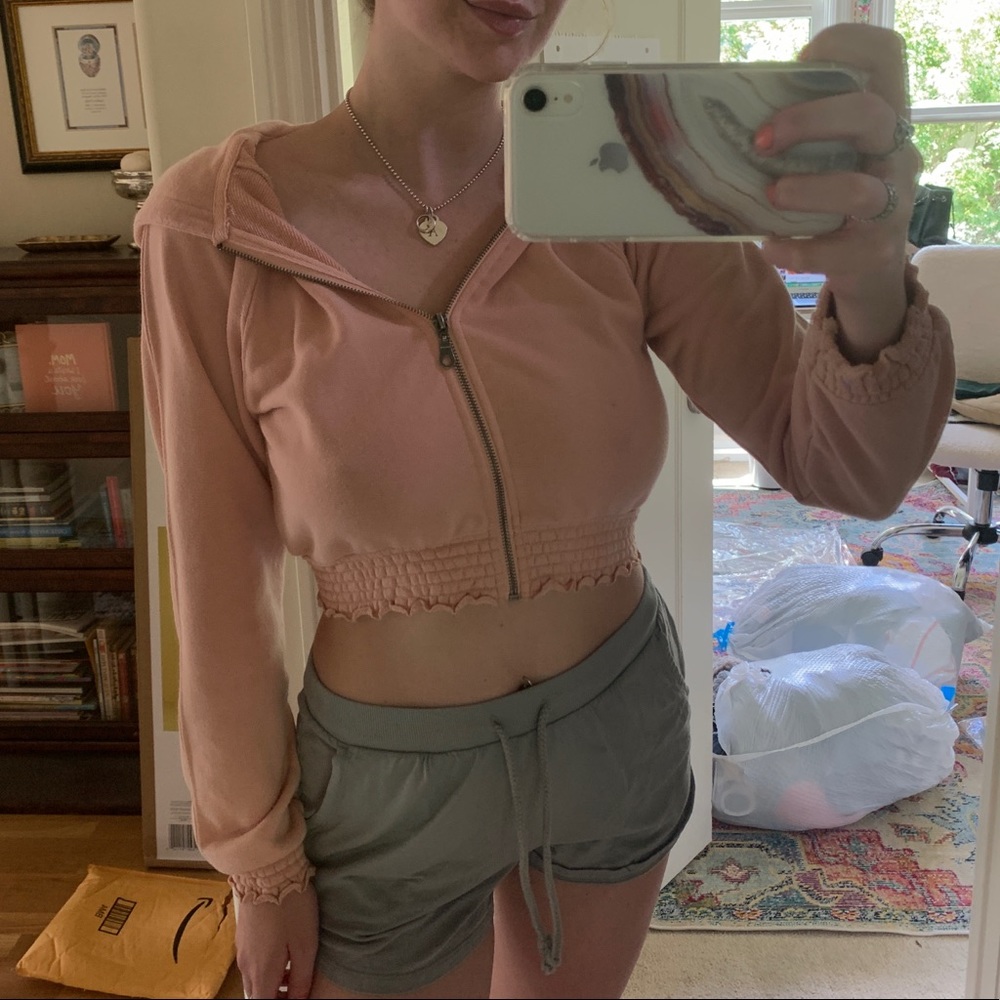 FOREVER 21  ZIP UP HOODIE!